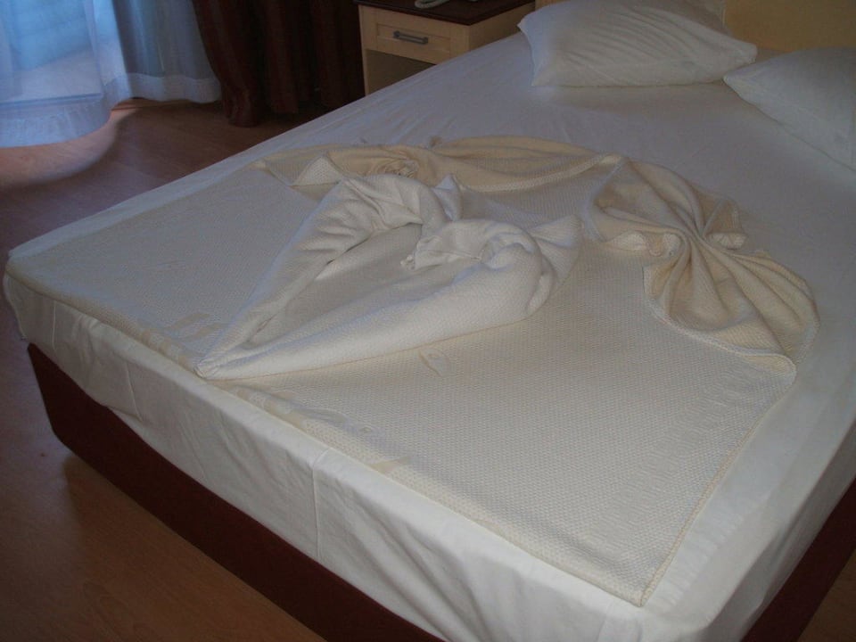 Bettenkunst der Zimmermädchen -die Dritte- Hane Family Resort