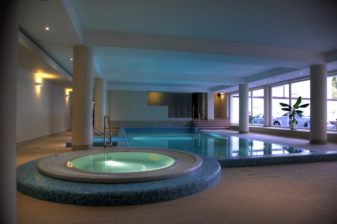 Swimming pool Hotel Atol