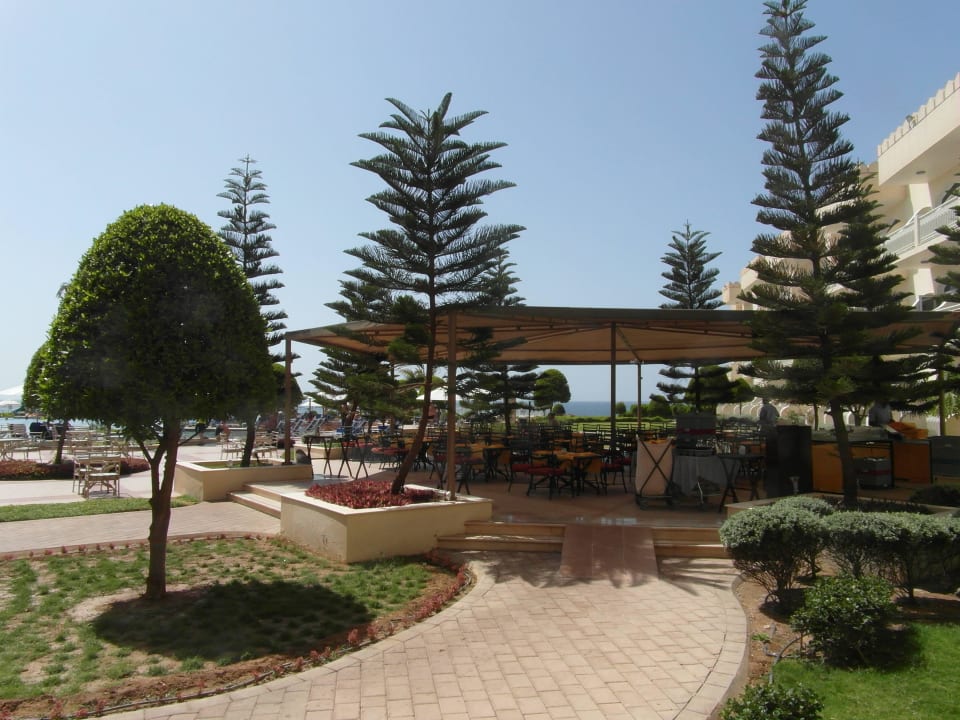 Aussenrestaurant Wyndham Garden Salalah Mirbat