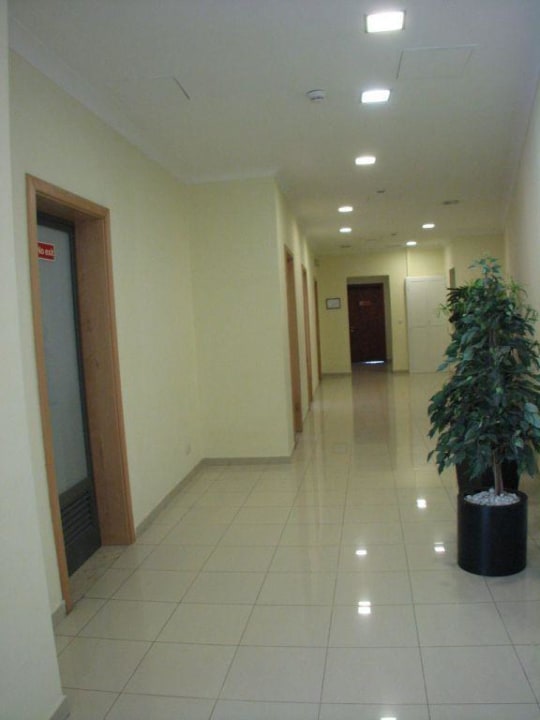 Büro. Hotel Plaza & Plaza Regency