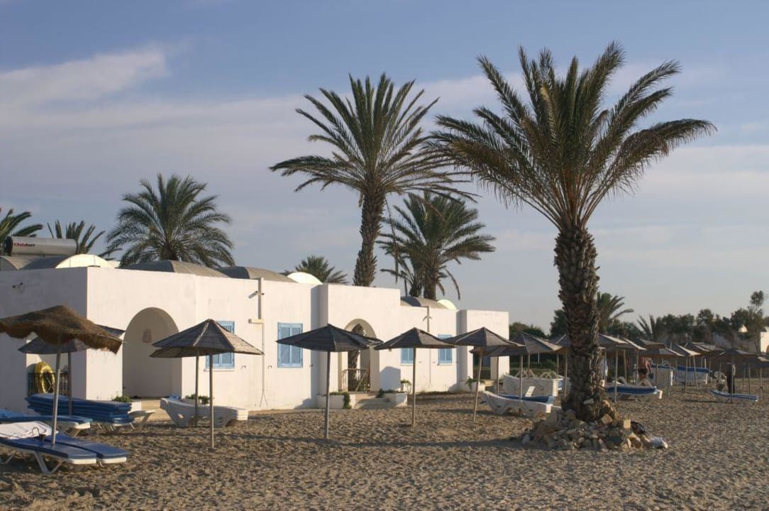 Strand am frühen Morgen. Royal Lido Resort & Spa