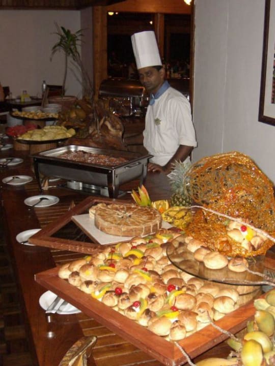 Büffet NH Collection Maldives Reethi Resort