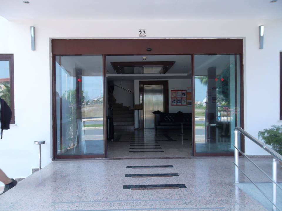 Hier gehts rein  Hotel Side Elis