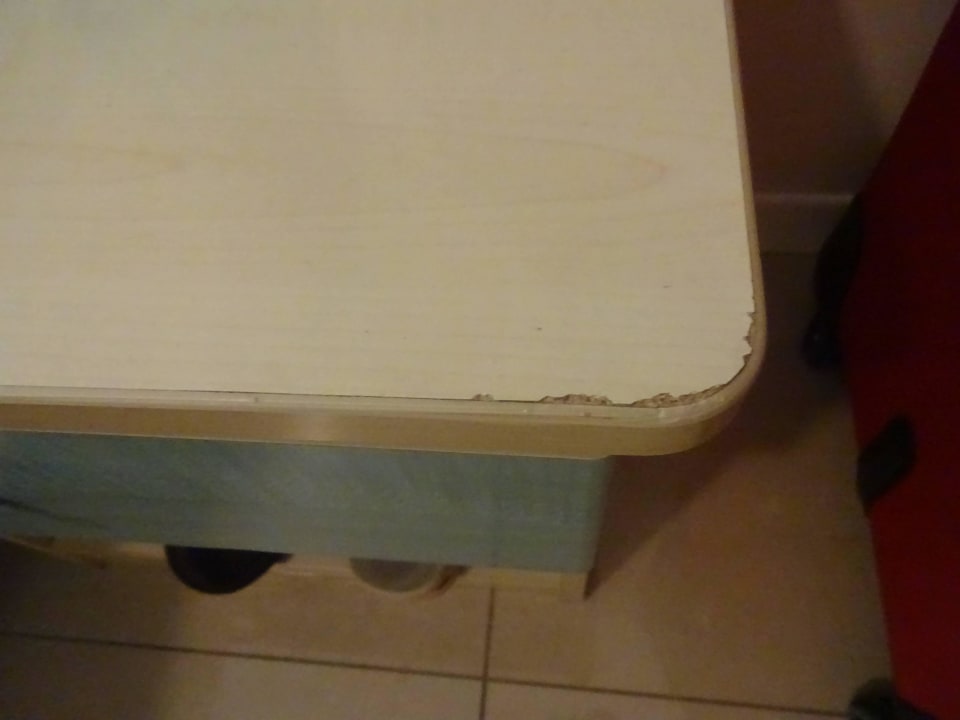 Moderner Schrank Hotel Calypso
