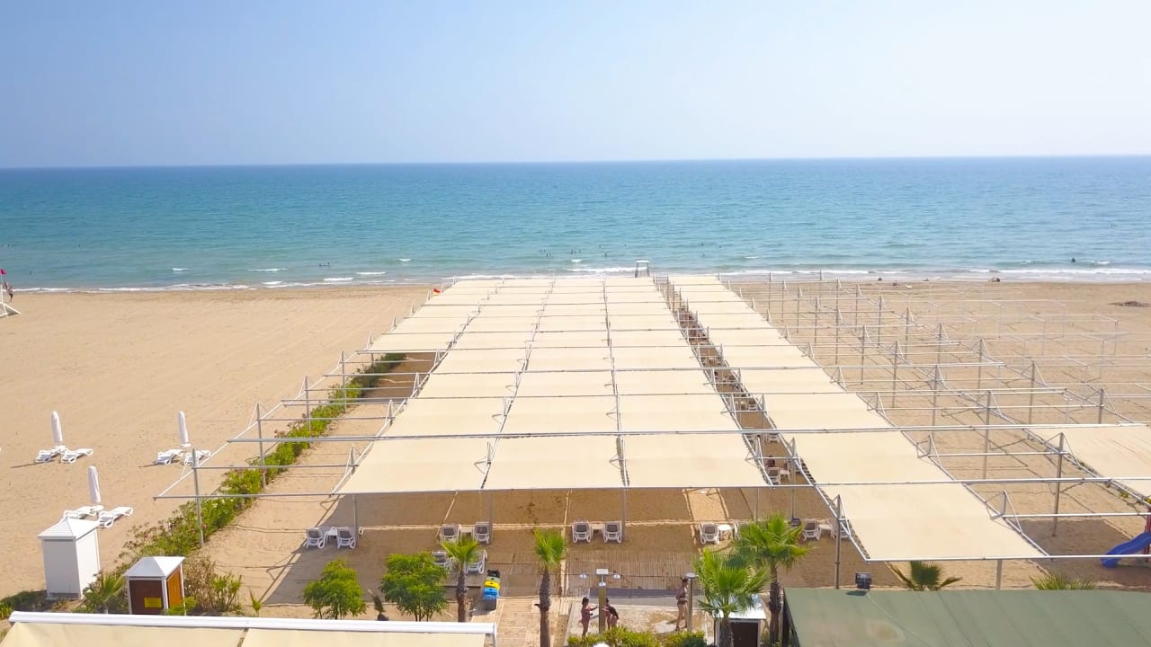 Strand Dream World Aqua Hotel