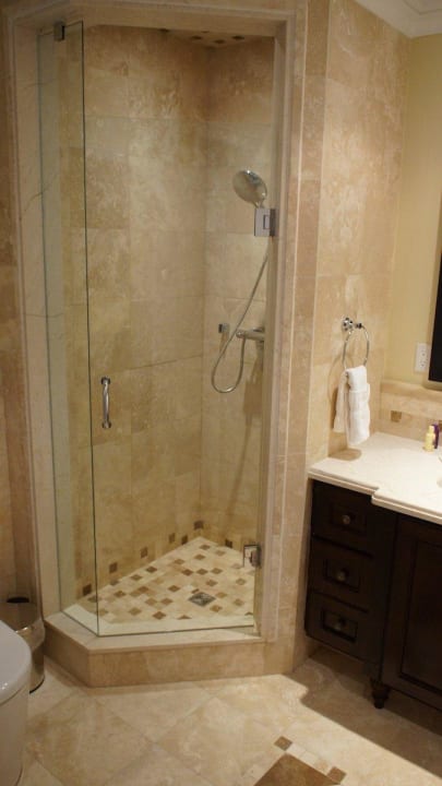 Dusche Hotel The Atrium Resort