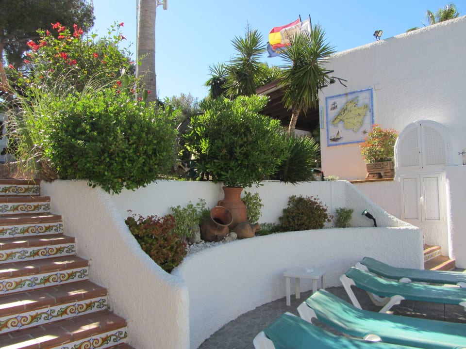 Poolanlage Villa Columbus Rooms and Restaurant
