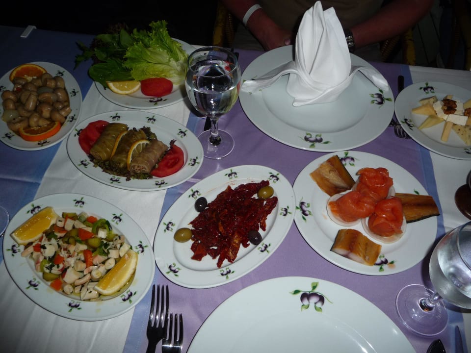 Mediterrane Vorspeisen im a la carte Restaurant  Trendy Aspendos Beach Hotel