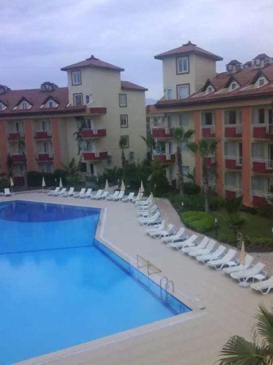 Pool vom Balkon aus gesehen Hotel Orfeus Park