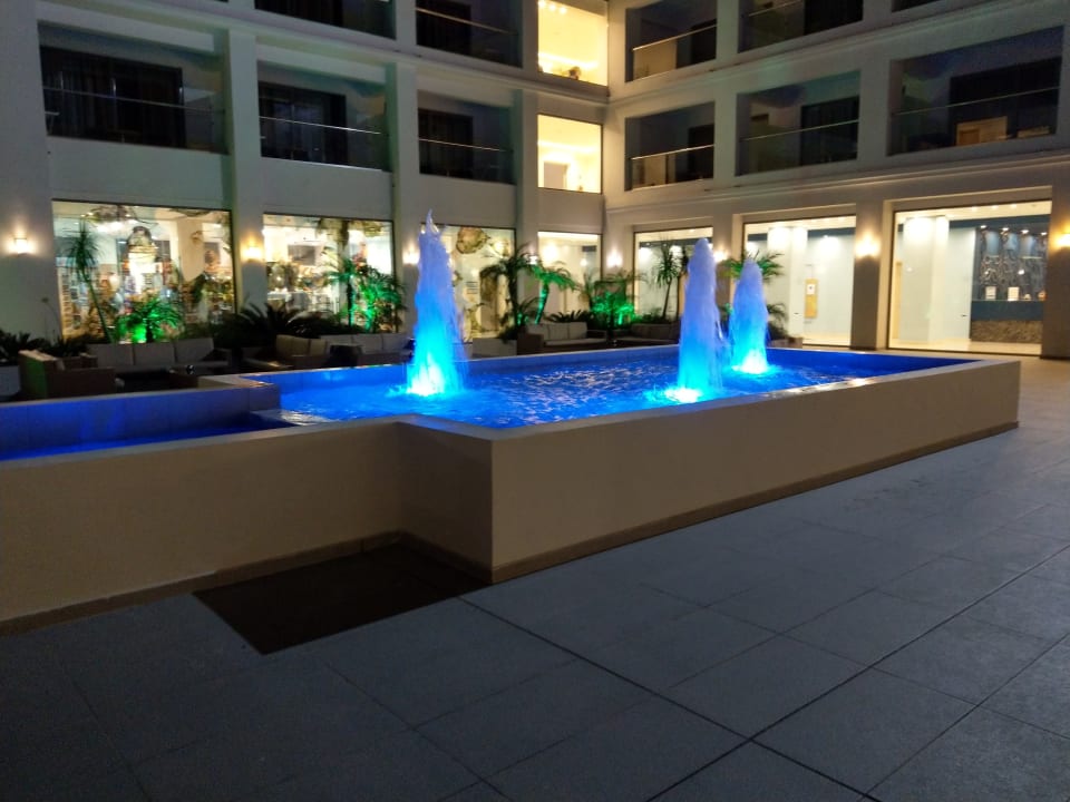 Gartenanlage Asterias Beach Resort