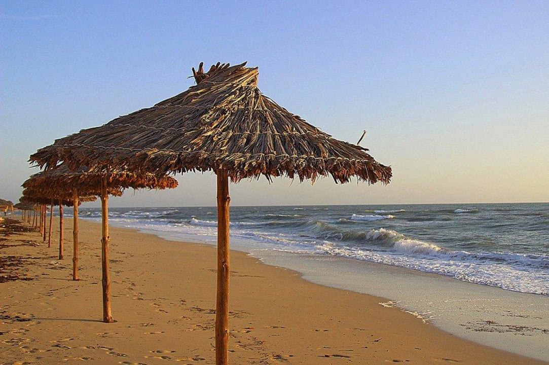 Hotelstrand bei ruhigem Meer Zita Beach Resort