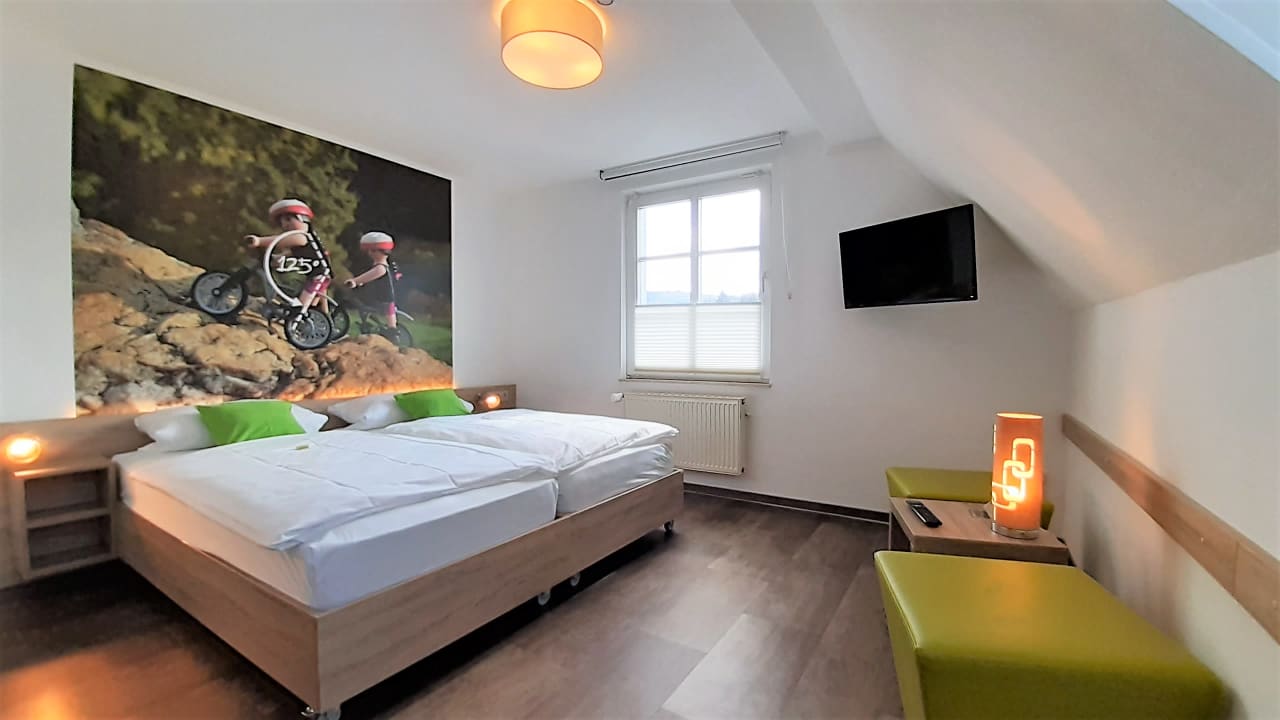 Zimmer Winkelwerkstatt hotel café