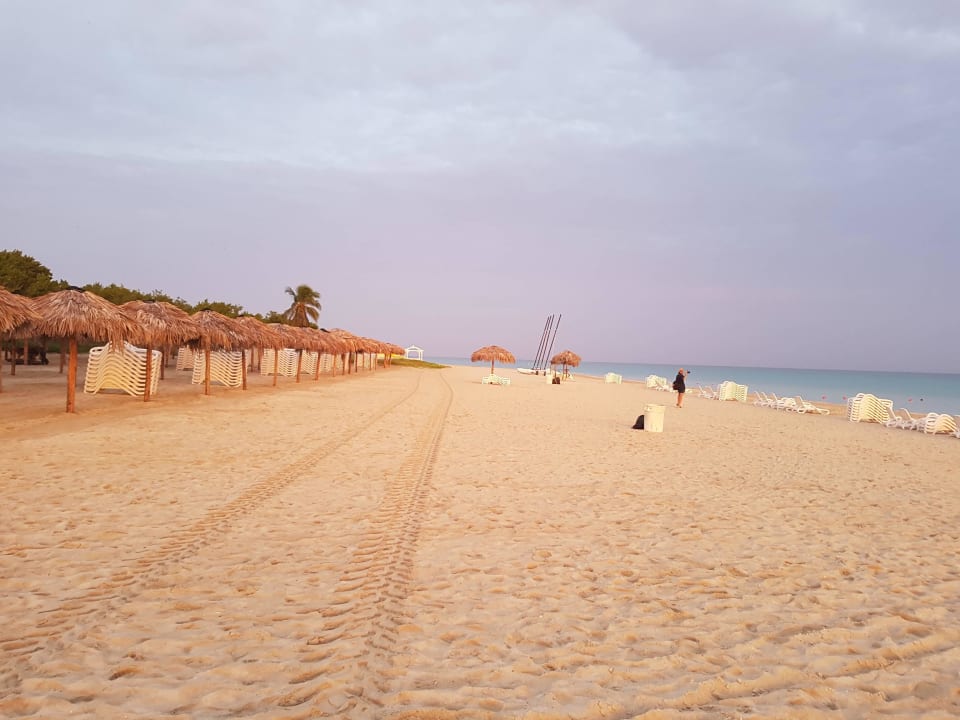 Strand bei Sonnenaufgang Iberostar Origin Laguna Azul