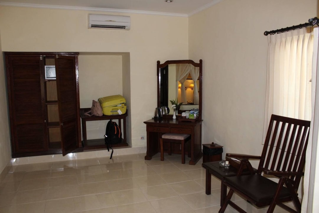 Viel Platz im Zimmer Hotel Aneka Lovina