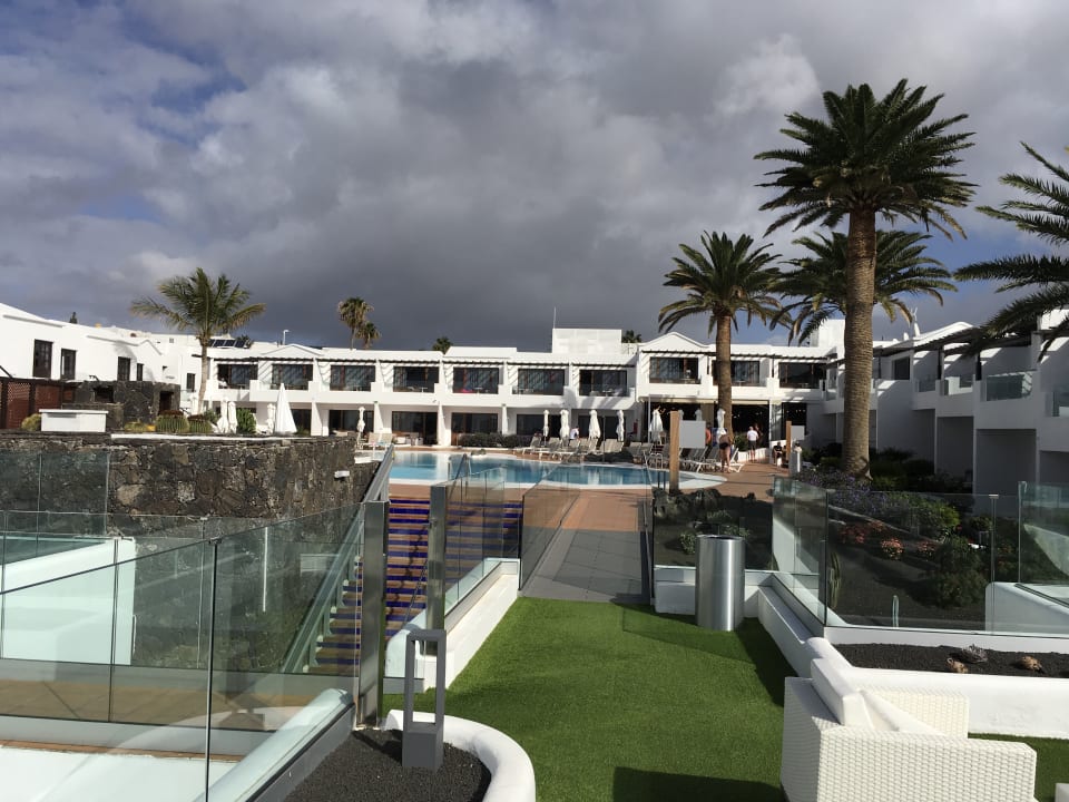 Pool R2 Bahia Kontiki Apartment