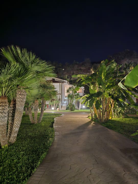 Gartenanlage Hotel Villaggio Il Gabbiano