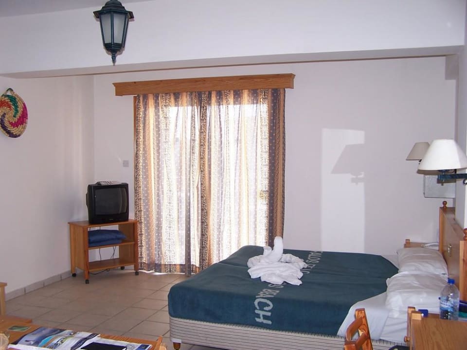 Bett Kefalos Beach Holiday Village