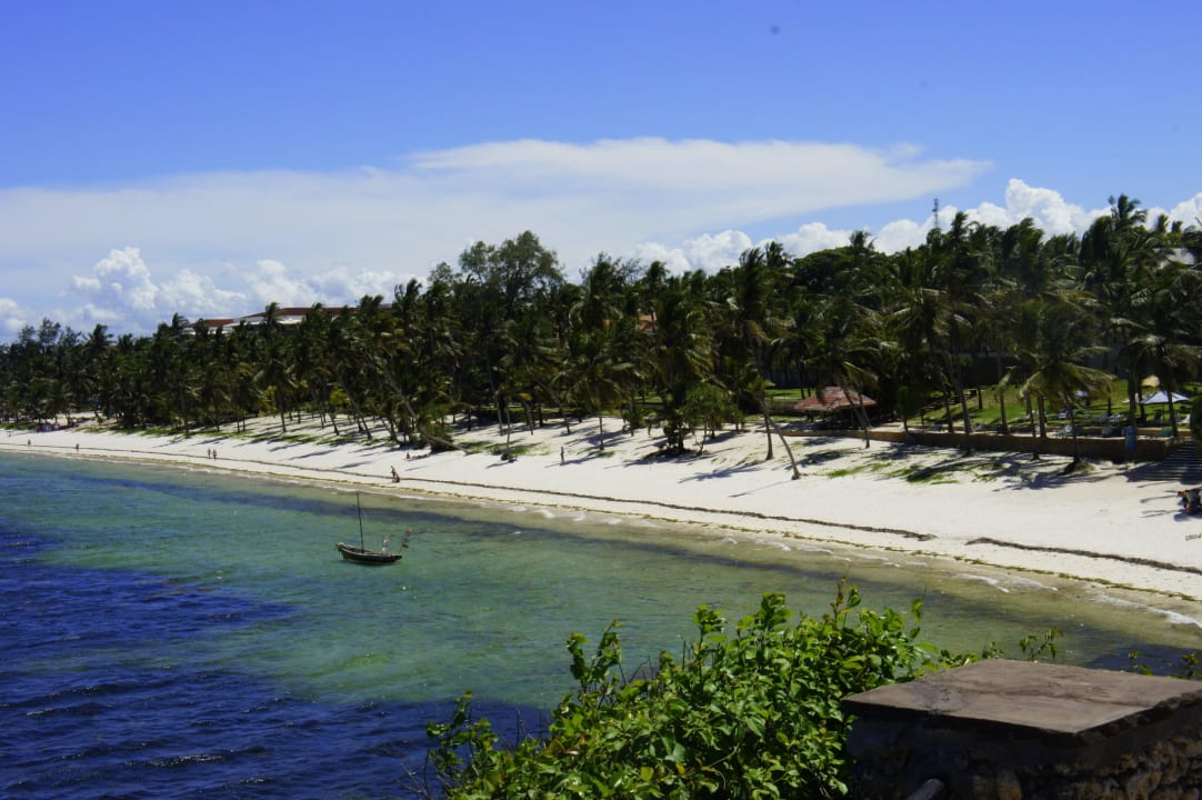 Plaża z półwyspu na klifie PrideInn Flamingo Beach Resort & Spa