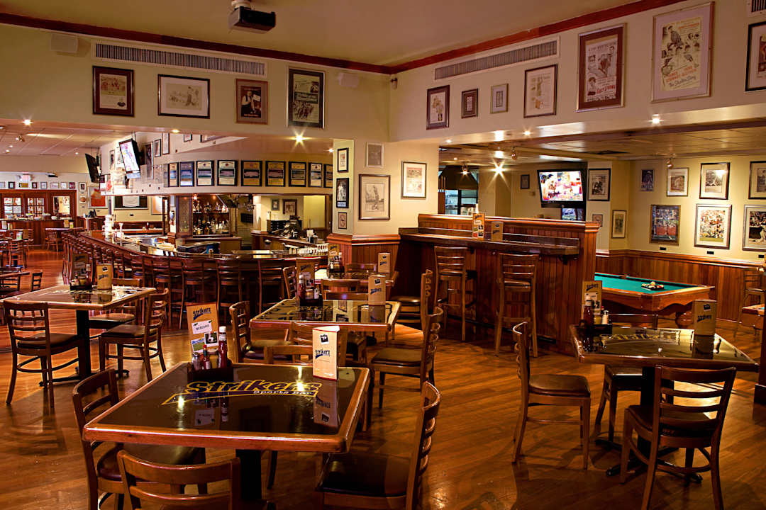 Strikers Sports Bar Hotel Barceló Guatemala City