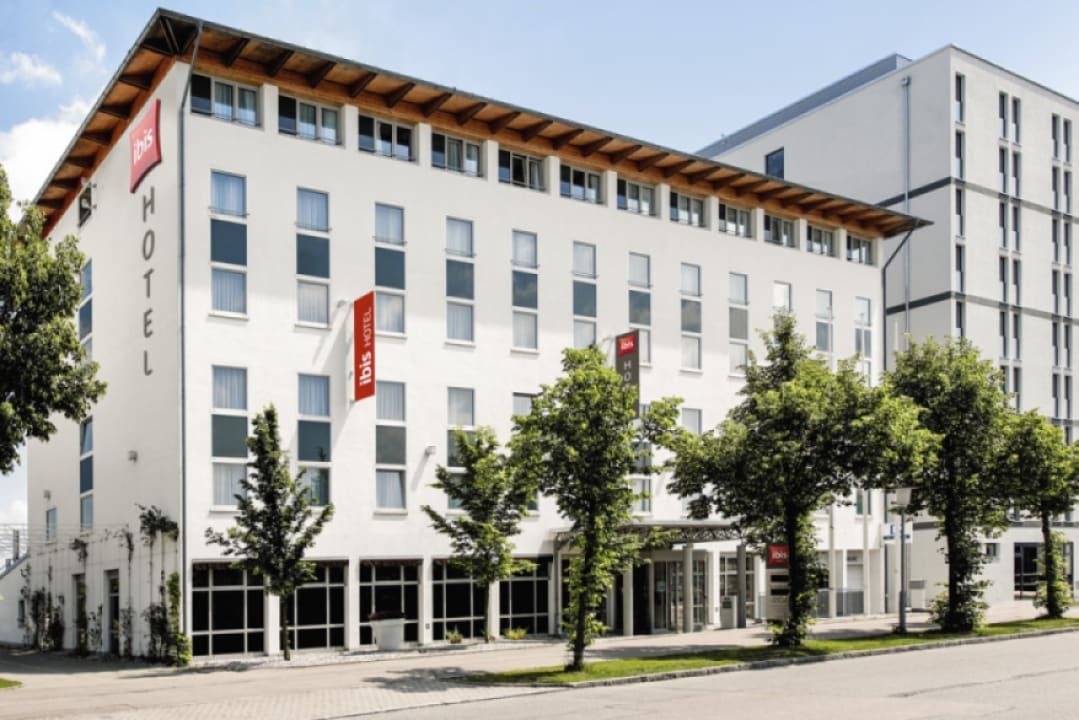 Außenansicht Hotel Ibis München Garching