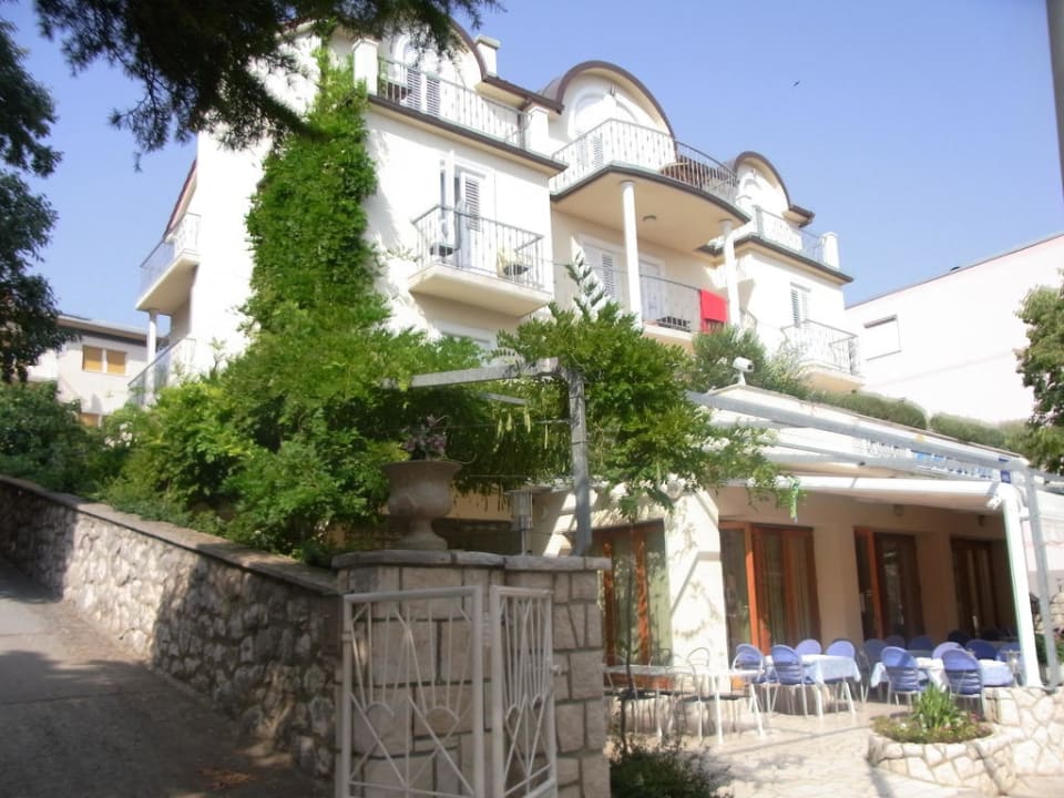 Pension  Hotel Maestral