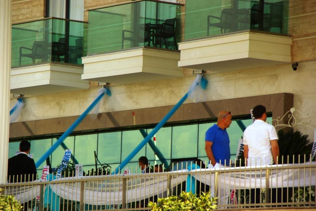 Am Eingangsbereich 26.5. Luna Blanca Resort & Spa