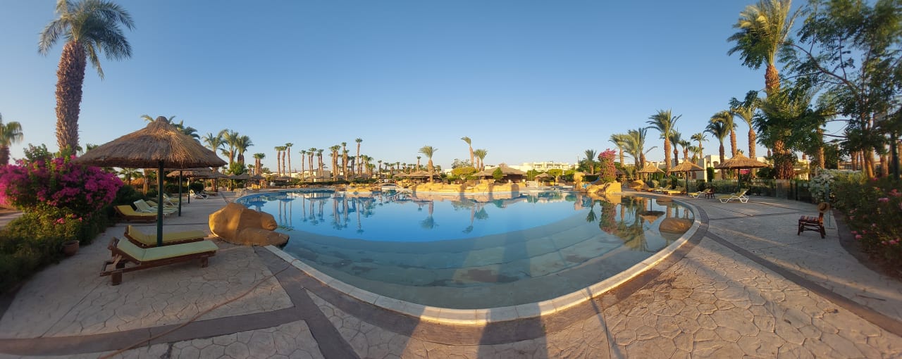 Pool Lotus Bay Beach Resort