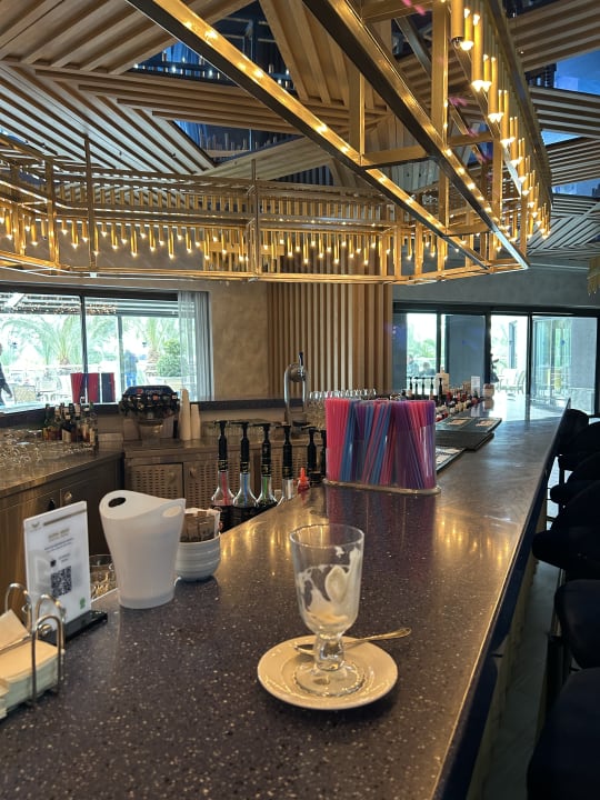 Gastro Royal Wings Hotel