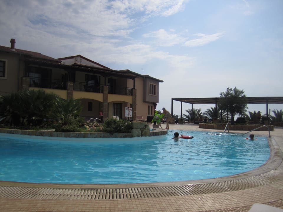 Ausblick vom oberen Pool Anthemus Sea Beach Hotel & Spa