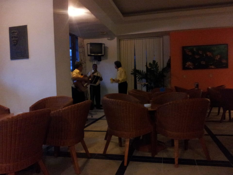 Bar, Lobby, Eingang. Alles im Erdgeschossbereich Hotel Cubanacan Copacabana
