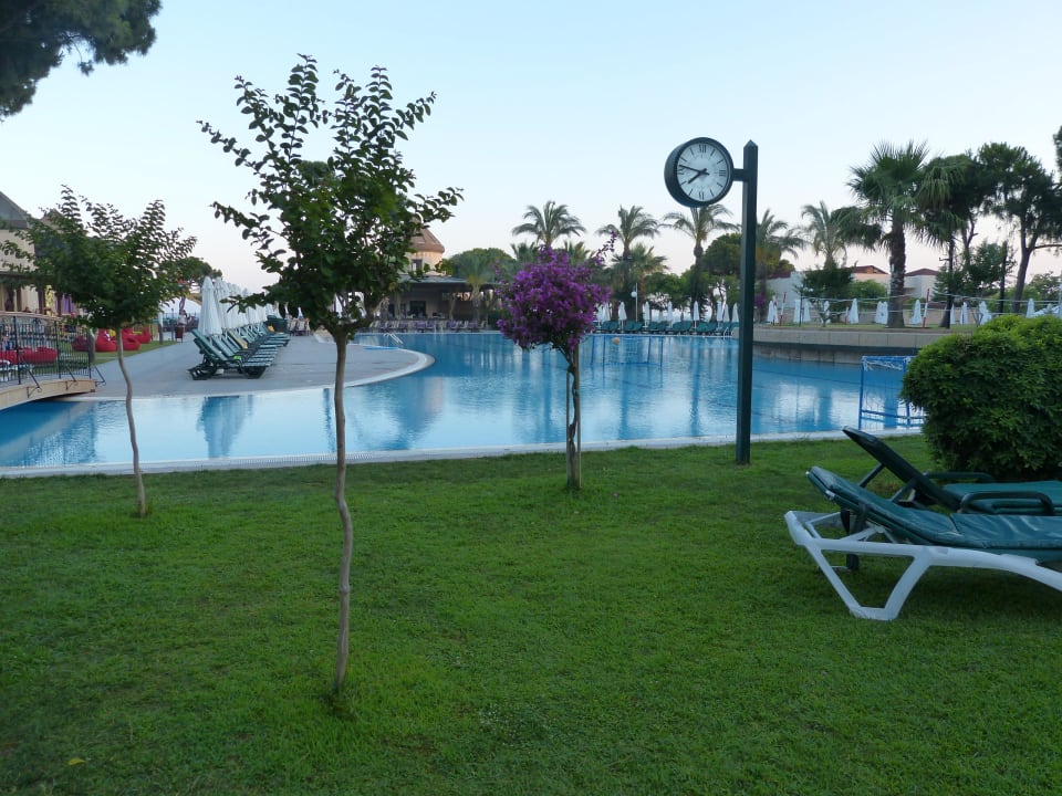 Teil der Poolanlage Papillon Ayscha