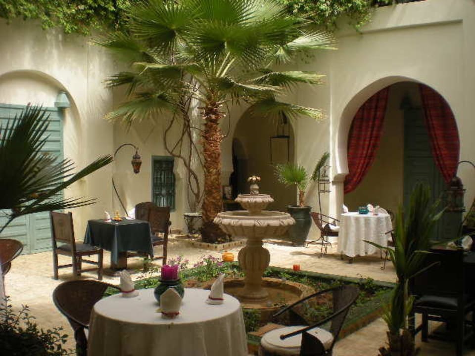 Patio du riad  Hotel Riad Dar Bounouar