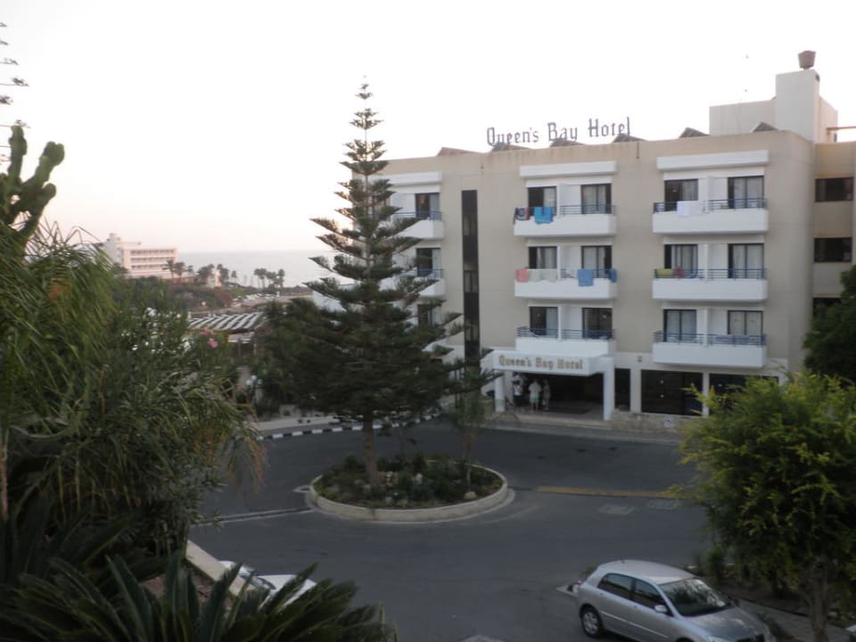 Außen Queen's Bay Hotel