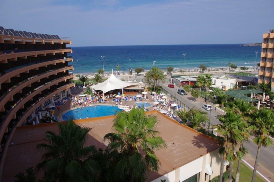 Zimmer mit einen herrlichen Ausblick allsun Hotel Sumba