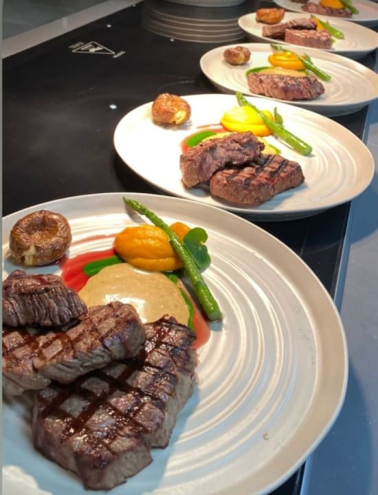 Gastro Jacaranda Luxury Resort