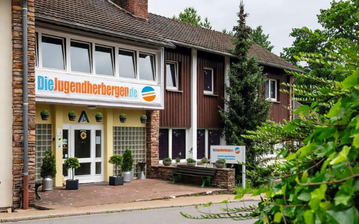 Außenansicht Hochwald-Jugendherberge Weiskirchen