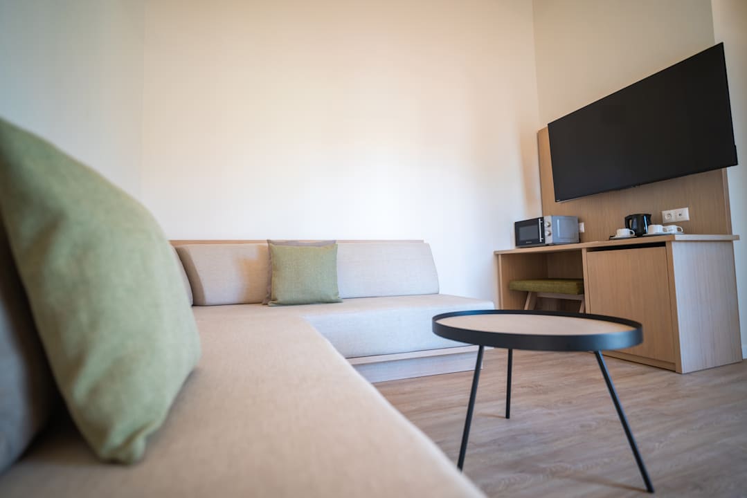 Zimmer HL Miraflor Suites Hotel