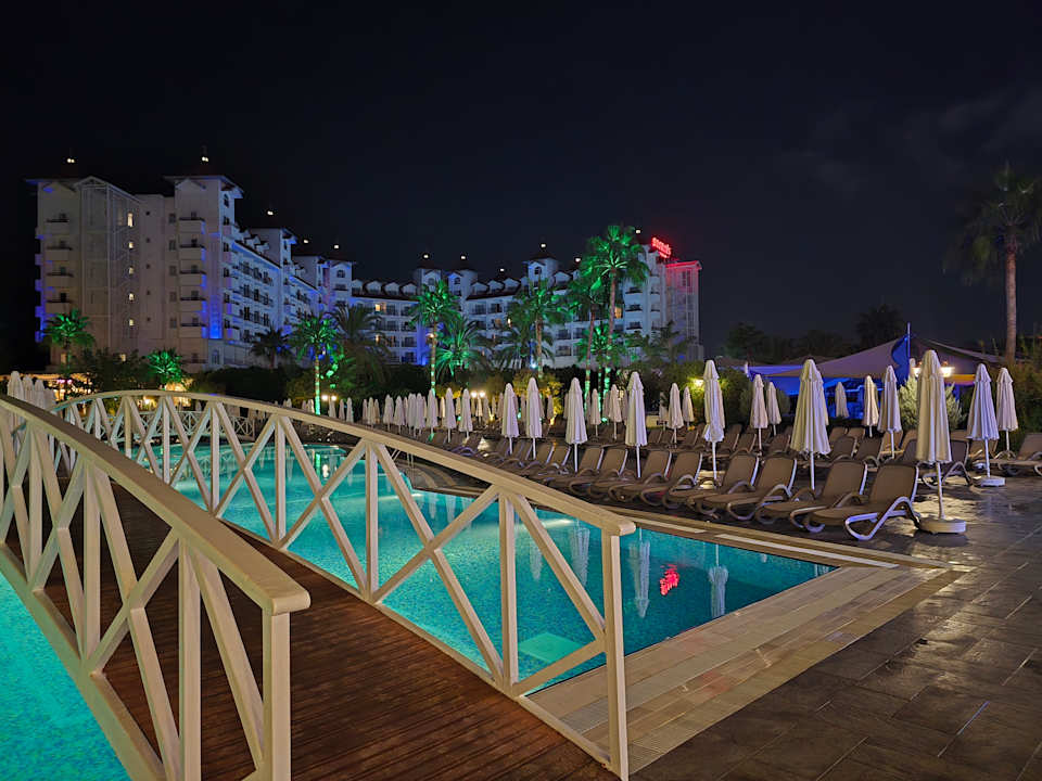 Pool Side Mare Resort & Spa