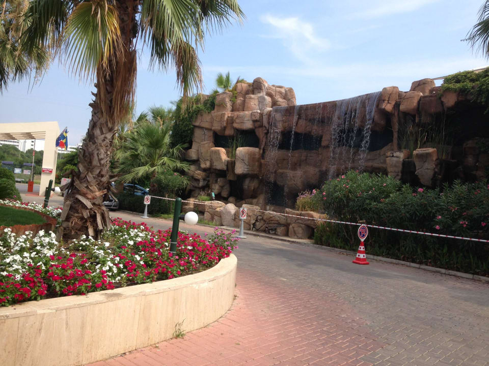 Voorkant hotel VONRESORT Golden Beach