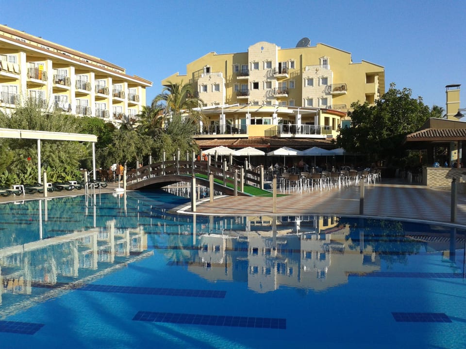Pool zum Haupthaus Belek Beach Resort Hotel