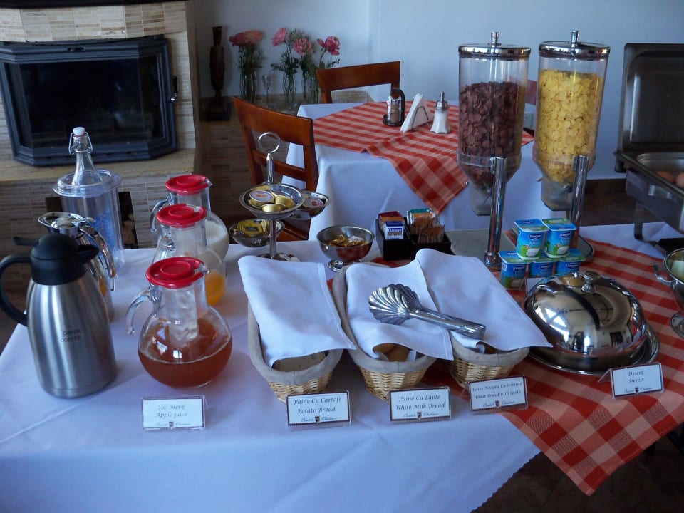 Frühstücks - Büffet Hotel Contele Vladimir