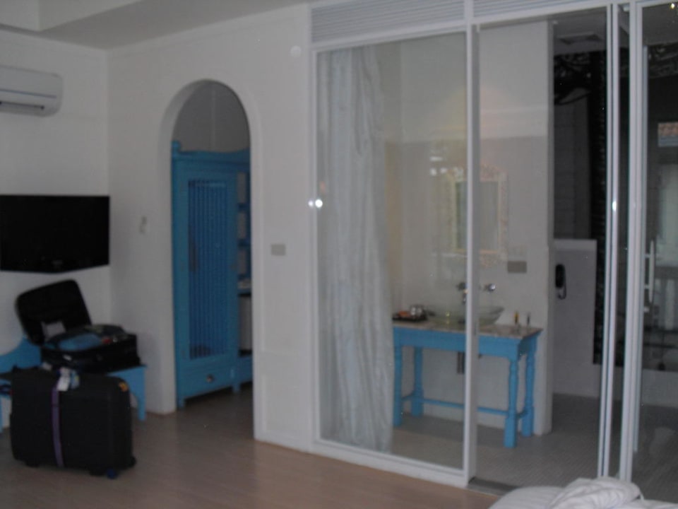 Eingang und Schrank Hotel The Heritage Baan Silom