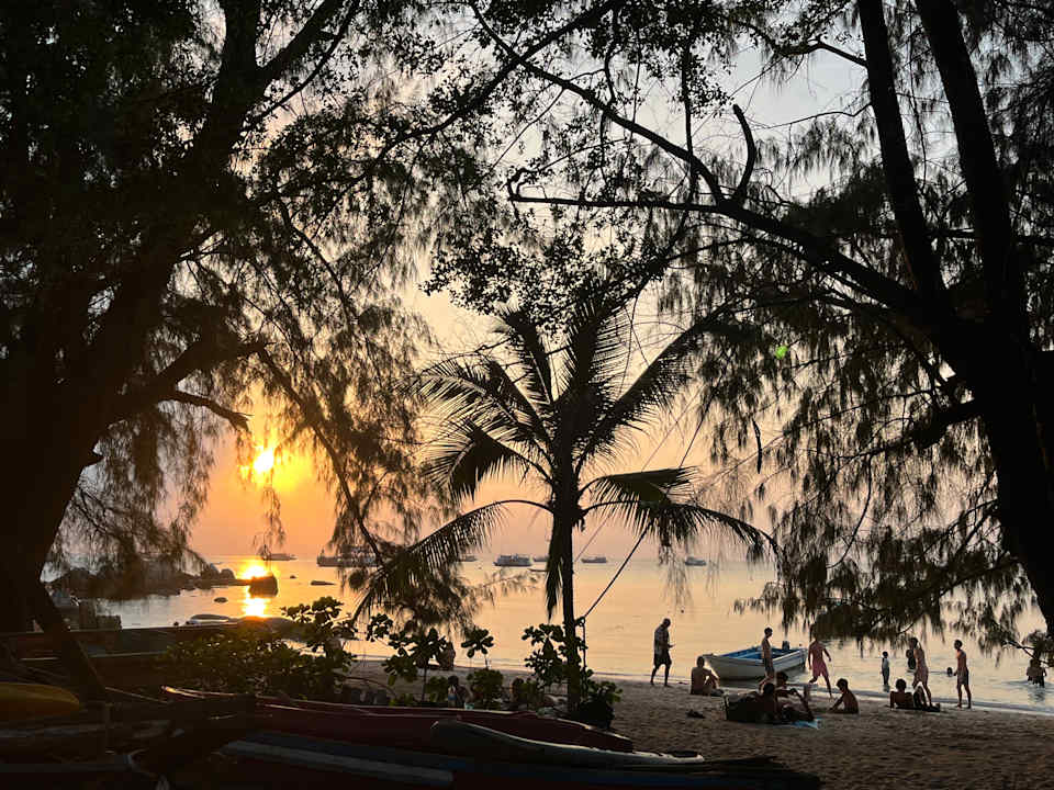 Strand Hotel Montra Resort & Spa