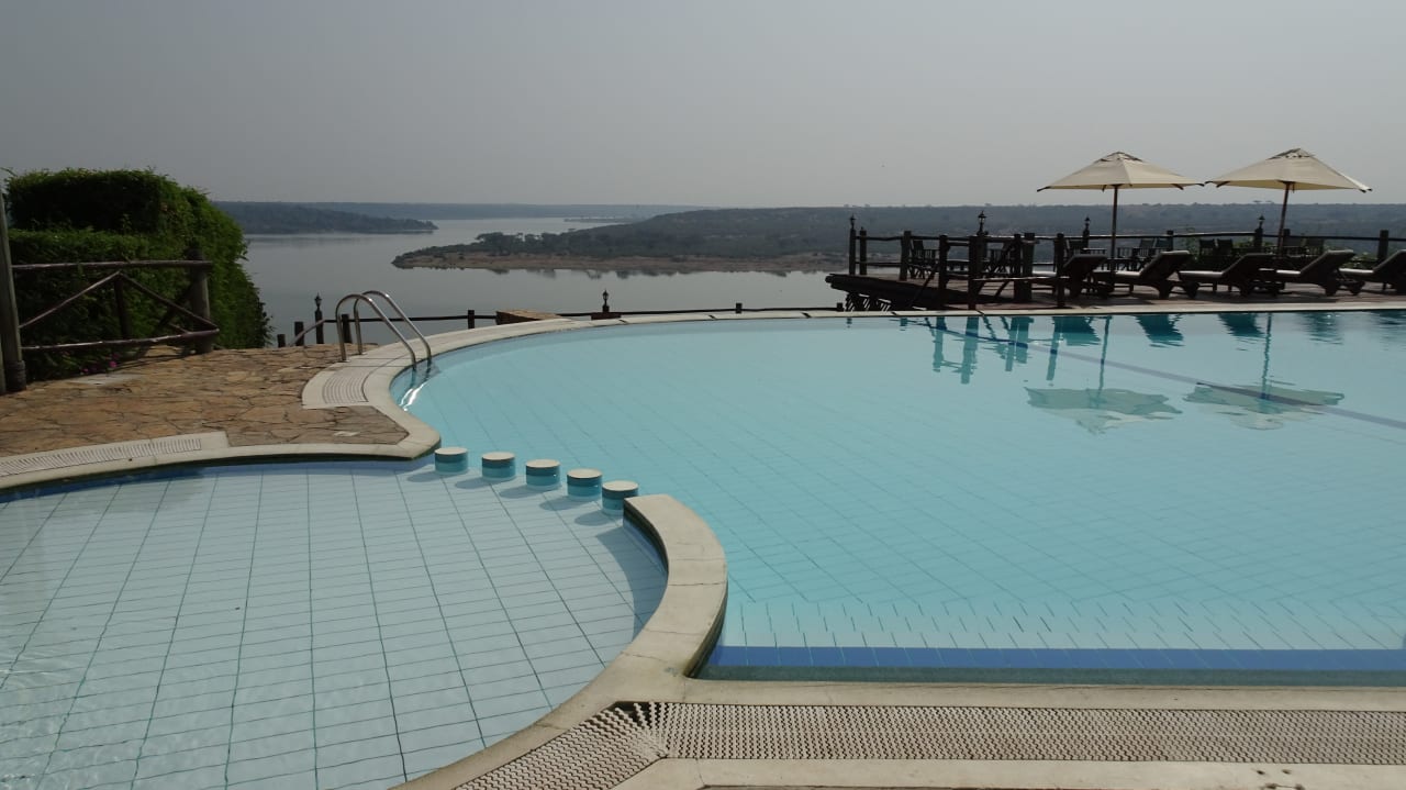 Pool Mweya Safari Lodge