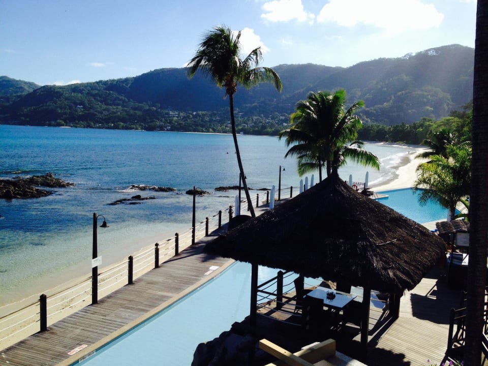 Blick von Lobby Pool und Strand  Fisherman's Cove Resort  (Im Umbau/Renovierung)