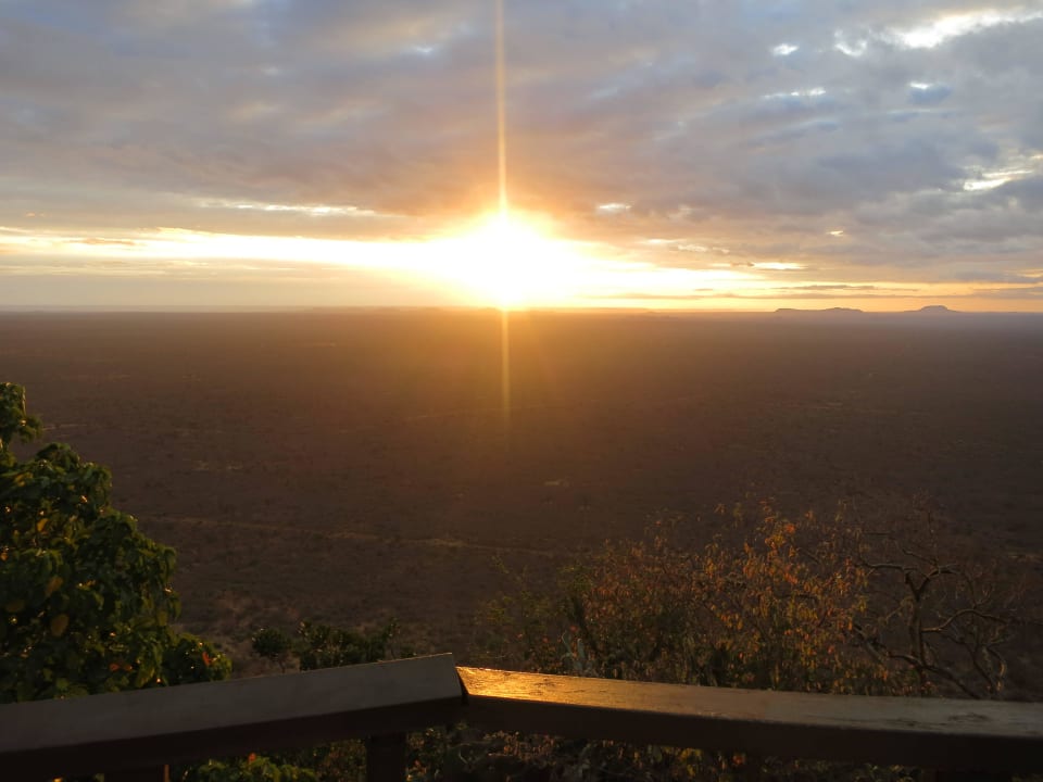 Sonnenaufgang Ngulia Safari Lodge
