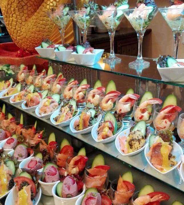 Verschiedene Häppchen beim Gala Buffet Premier Le Reve Hotel & Spa