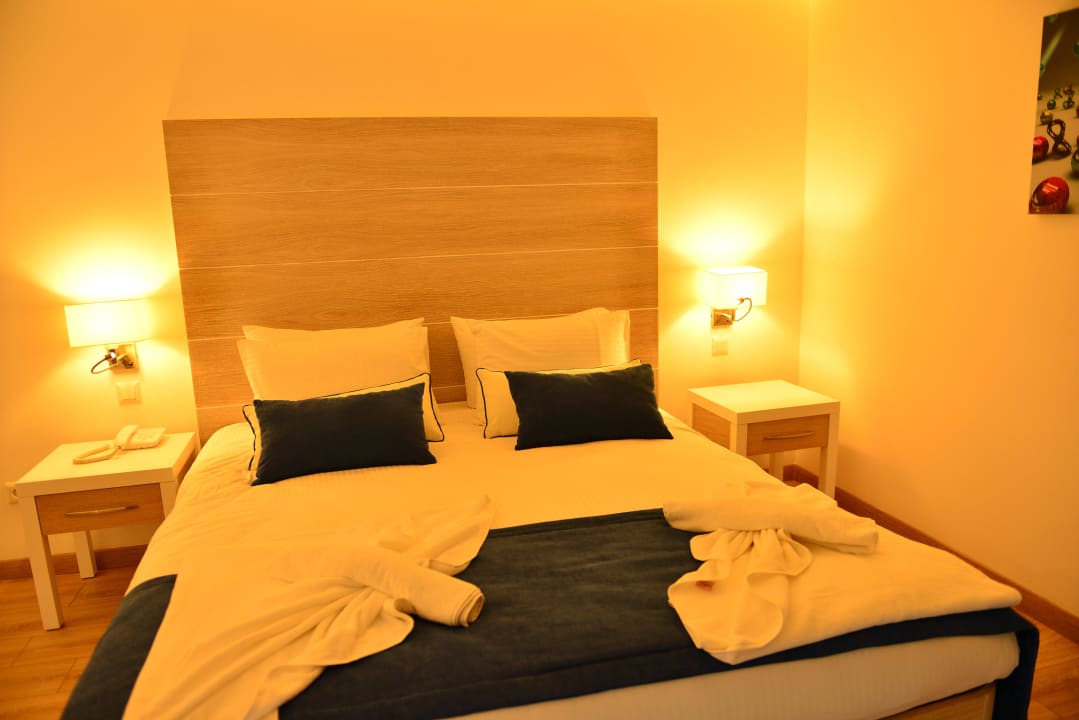 French bed Garcia Resort & Spa