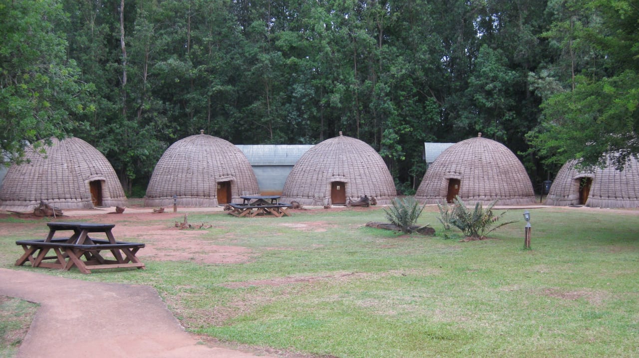Außenansicht Mlilwane Restcamp