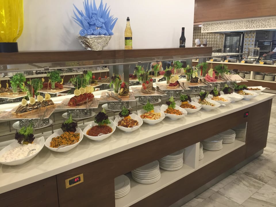 Buffet Glamour Resort & Spa